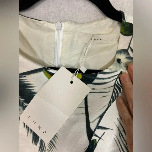 NWT Luna fit  and flare floral dress with pockets Sz S - Picture 6 of 12